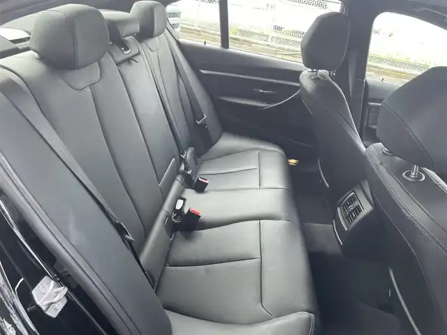 ＢＭＷ ３２０ｉ Mスポーツ 神奈川県 2018(平30)年 4万km サファイアブラックP ワンオーナー/純正HDDナビ/(Bluetooth/USB/CD/DVD)/バックカメラ/ETC/追従クルーズコントロール/前後ドライブレコーダー/前席シートヒーター/前席パワーシート/D席シートメモリ/コーナーセンサー/パドルシフト/車線逸脱警報/横滑り防止装置/衝突軽減システム/スペアキー×１/保証書/取扱説明書