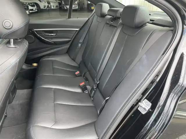 ＢＭＷ ３２０ｉ Mスポーツ 神奈川県 2018(平30)年 4万km サファイアブラックP ワンオーナー/純正HDDナビ/(Bluetooth/USB/CD/DVD)/バックカメラ/ETC/追従クルーズコントロール/前後ドライブレコーダー/前席シートヒーター/前席パワーシート/D席シートメモリ/コーナーセンサー/パドルシフト/車線逸脱警報/横滑り防止装置/衝突軽減システム/スペアキー×１/保証書/取扱説明書