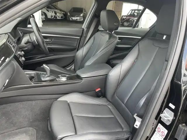 ＢＭＷ ３２０ｉ Mスポーツ 神奈川県 2018(平30)年 4万km サファイアブラックP ワンオーナー/純正HDDナビ/(Bluetooth/USB/CD/DVD)/バックカメラ/ETC/追従クルーズコントロール/前後ドライブレコーダー/前席シートヒーター/前席パワーシート/D席シートメモリ/コーナーセンサー/パドルシフト/車線逸脱警報/横滑り防止装置/衝突軽減システム/スペアキー×１/保証書/取扱説明書
