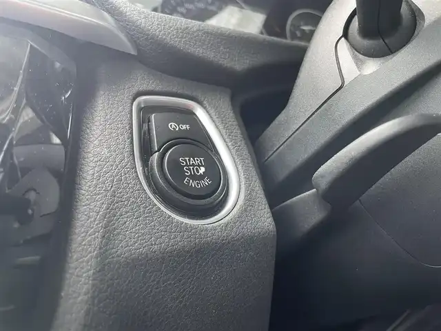 ＢＭＷ ３２０ｉ Mスポーツ 神奈川県 2018(平30)年 4万km サファイアブラックP ワンオーナー/純正HDDナビ/(Bluetooth/USB/CD/DVD)/バックカメラ/ETC/追従クルーズコントロール/前後ドライブレコーダー/前席シートヒーター/前席パワーシート/D席シートメモリ/コーナーセンサー/パドルシフト/車線逸脱警報/横滑り防止装置/衝突軽減システム/スペアキー×１/保証書/取扱説明書