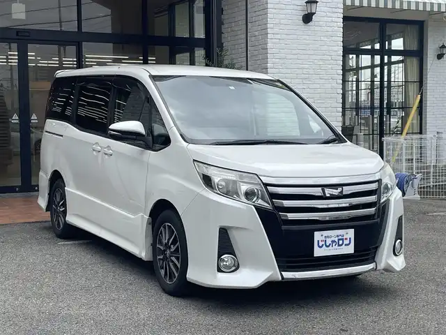 トヨタ ノア Si 高知県 2014(平26)年 12.6万km ホワイトパールクリスタルシャイン (株)IDOMが運営する【じしゃロン高知店】の自社ローン専用車両になります。こちらは現金またはオートローンご利用時の価格です。自社ローンご希望の方は別途その旨お申付け下さい