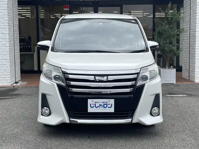 トヨタ ノア Si 高知県 2014(平26)年 12.6万km ホワイトパールクリスタルシャイン (株)IDOMが運営する【じしゃロン高知店】の自社ローン専用車両になります。こちらは現金またはオートローンご利用時の価格です。自社ローンご希望の方は別途その旨お申付け下さい