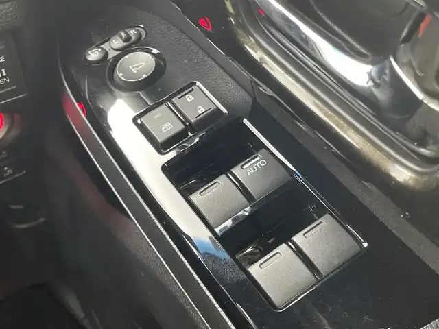 ホンダ Ｎ ＢＯＸ カスタム G L ターボ ホンダセンシング 茨城県 2019(平31)年 2.6万km プラチナホワイトパール 純正ナビ/バックカメラ/衝突被害軽減ブレーキ/車線逸脱抑制装置/レーダークルーズコントロール/オートマチックハイビーム/ソナー/両側電動スライドドア/ETC/純正15インチAW/LEDヘッドライト/スマートキー