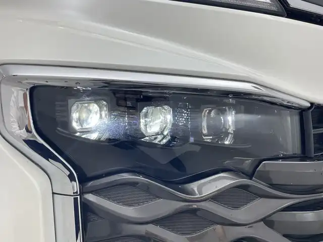 トヨタ ヴォクシー ハイブリッド S－Z 群馬県 2024(令6)年 1.2万km ホワイトパールクリスタルシャイン 純正１０．５型ナビ　バックカメラ　ＣＤ／ＤＶＤ　プロジェクター型３眼ＬＥＤライト　アダプティブクルーズコントロール　衝突被害軽減ブレーキ　両側電動スライドドア　シートヒーター　純正ＥＴＣ２．０　禁煙車
