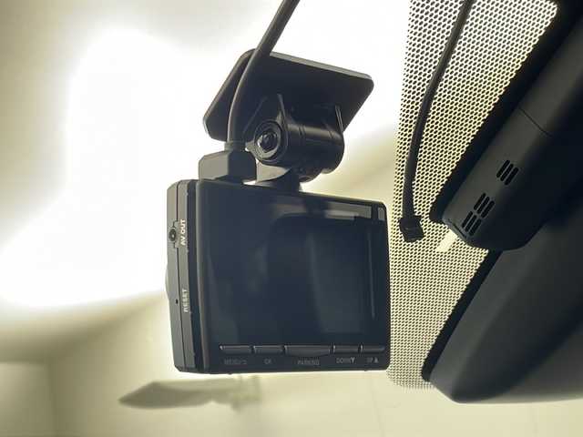 レクサス ＲＸ 450h バージョンL 岐阜県 2020(令2)年 6万km ソニッククォーツ サンルーフ/黒レザーシート/三眼LEDヘッドライト/プリクラッシュセーフティ/レーンキーピングアシスト/オートマチックハイビーム/レーダークルーズコントロール/ブラインドスポットモニター/リアクロストラフィックアラート/インテリジェントクリアランスソナー/ドライブスタートコントロール/純正SDナビ/フルセグ/BT/CD/DVD/USB/Miracast/パノラミックビューモニター/ビルトインETC2.0/パワーバックドア/ヘッドアップディスプレイ/前後ドライブレコーダー/ルーフレール/ウッドコンビハンドル/ステアリングスイッチ/パドルシフト/シートヒーター/ベンチレーション/パワーシート/シートメモリ/純正フロアマット/純正20インチAW