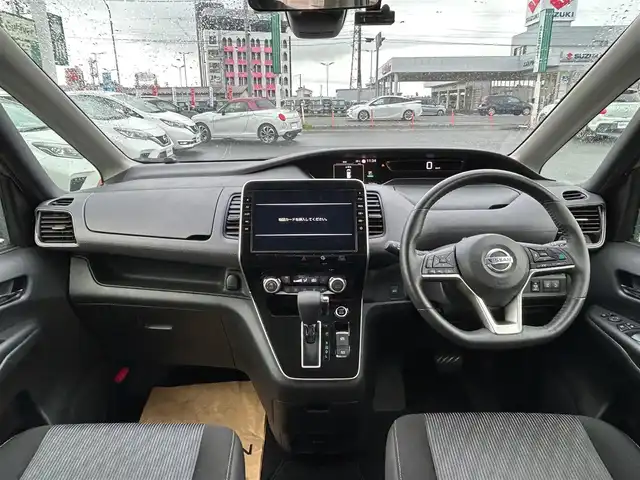 日産 セレナ ハイウェイスター V 宮城県 2020(令2)年 2.7万km ダークメタルグレー/ダイヤモンドブラック セーフティパックB/・プロパイロット/・SRSエアバッグ（サイド/カーテン）/・インテリジェントアラウンドビューモニター/・インテリジェントパーキングアシスト/・ふらつき警報/・電動パーキングブレーキ/・オートブレーキホールド/・ヒーター付ドアミラー/リアオートエアコン/3列目ヒーターダクト/＝＝＝/インテリジェントエマージェンシー/踏み間違い衝突防止アシスト/車線逸脱防止支援システム/車線逸脱警報/後側方衝突防止支援システム/後側方車両検知警報/後退時車両検知警報/標識検知機能/コーナーセンサー/フリップダウンモニター/純正10インチナビ/・CD/DVD/・Bluetooth/・フルセグTV/ビルトインETC/ドライブレコーダー/革巻きステアリング/LEDヘッドランプ/フォグランプ/オートライト/スマートキー＆プッシュスタート/電動格納ミラー/純正16インチAW/純正フロアマット