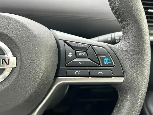 日産 セレナ ハイウェイスター V 宮城県 2020(令2)年 2.7万km ダークメタルグレー/ダイヤモンドブラック セーフティパックB/・プロパイロット/・SRSエアバッグ（サイド/カーテン）/・インテリジェントアラウンドビューモニター/・インテリジェントパーキングアシスト/・ふらつき警報/・電動パーキングブレーキ/・オートブレーキホールド/・ヒーター付ドアミラー/リアオートエアコン/3列目ヒーターダクト/＝＝＝/インテリジェントエマージェンシー/踏み間違い衝突防止アシスト/車線逸脱防止支援システム/車線逸脱警報/後側方衝突防止支援システム/後側方車両検知警報/後退時車両検知警報/標識検知機能/コーナーセンサー/フリップダウンモニター/純正10インチナビ/・CD/DVD/・Bluetooth/・フルセグTV/ビルトインETC/ドライブレコーダー/革巻きステアリング/LEDヘッドランプ/フォグランプ/オートライト/スマートキー＆プッシュスタート/電動格納ミラー/純正16インチAW/純正フロアマット