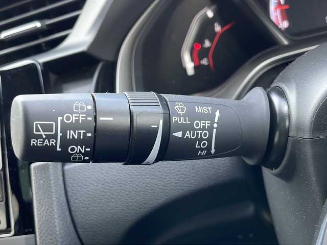 ホンダ シビック ハッチバック 栃木県 2020(令2)年 2.3万km ソニックグレーパール ワンオーナー/純正SDナビ/Bluetooth CD DVD/TV フルセグ/バックカメラ/トップロードサンルーフ/純正リアルルーフスポイラー/ステンレス製スポーツペダル/ETC2.0/純正前後ドライブレコーダー/レザーシート/シートヒーター/パワーシート/レザーインテリア/純正18インチアルミホイール/Honda SENSING/LEDヘッドライト/衝突被害軽減システム/保証書/記録簿/取扱説明書