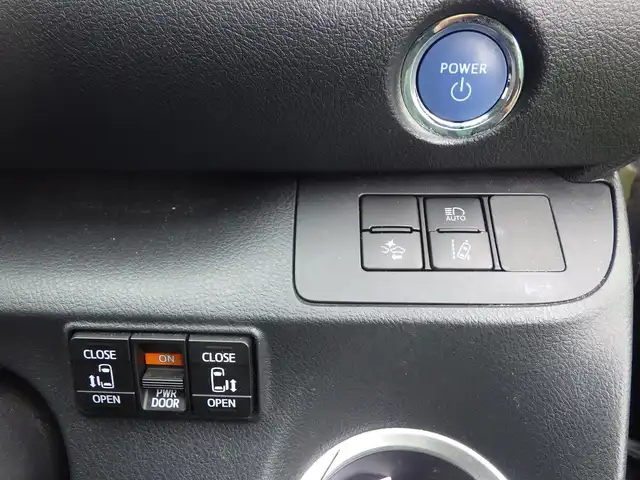 トヨタ シエンタ ハイブリッド G クエロ 千葉県 2018(平30)年 5.5万km クールボルドーガラスフレーク Toyota Safety Sense/・プリクラッシュセーフティ/・レーンディパーチャーアラート/・オートハイビーム/両側パワースライドドア/ハーフレザーシート/前席シートヒーター/純正SDナビ/地デジTV/【DVD/CD再生機能　Bluetooth接続】/バックカメラ/ドライブレコーダー（前後撮影）/革巻きステアリング/ETC/LEDヘッドライト/フォグライト/ウインカーミラー/純正16インチアルミホイル/スマートキー