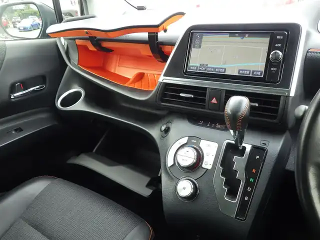 トヨタ シエンタ ハイブリッド G クエロ 千葉県 2018(平30)年 5.5万km クールボルドーガラスフレーク Toyota Safety Sense/・プリクラッシュセーフティ/・レーンディパーチャーアラート/・オートハイビーム/両側パワースライドドア/ハーフレザーシート/前席シートヒーター/純正SDナビ/地デジTV/【DVD/CD再生機能　Bluetooth接続】/バックカメラ/ドライブレコーダー（前後撮影）/革巻きステアリング/ETC/LEDヘッドライト/フォグライト/ウインカーミラー/純正16インチアルミホイル/スマートキー