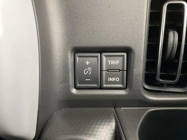 スズキ ハスラー HYBRID X 道央・札幌 2024(令6)年 0.6万km ピュアホワイトP ・4WD/・スズキセーフティサポート/・衝突被害軽減ブレーキ/・純正SDナビ/（FM/AM/CD/DVD/SD/BT/フルセグTV）/・バックカメラ/ビルトインETC/・アダプティブクルーズコントロール/・LEDヘッドライト/フォグランプ/・スマートキー/スペアキー/・取扱説明書/保証書/・シートヒーター/・オートライト