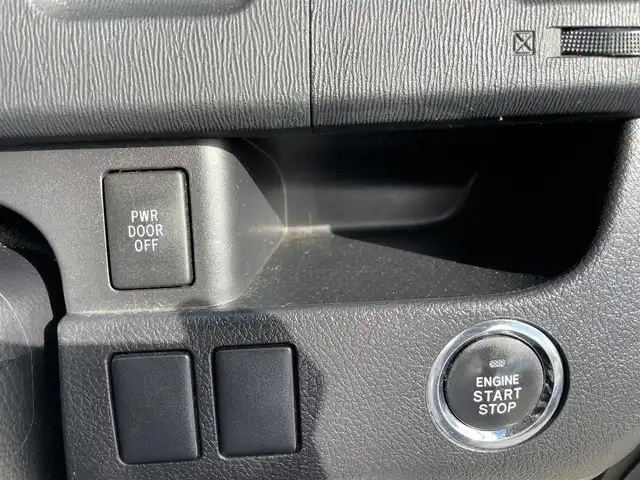 トヨタ ヴォクシー ZS 煌Ⅱ 長野県 2012(平24)年 15.6万km ブラック ワンオーナー/社外HDDナビ/・Bluetooth/CD/DVD/ワンセグTV/ビルトインETC/3列シート/ドライブレコーダー前方のみ/純正フロアマット/布系シート/両側パワースライドドア/社外16インチAW/キセノンオートライト/フォグランプ/Wエアバック/クルーズコントロール追従無し/パドルシフト/スマートキー/スペアキー1本/冷房WAC