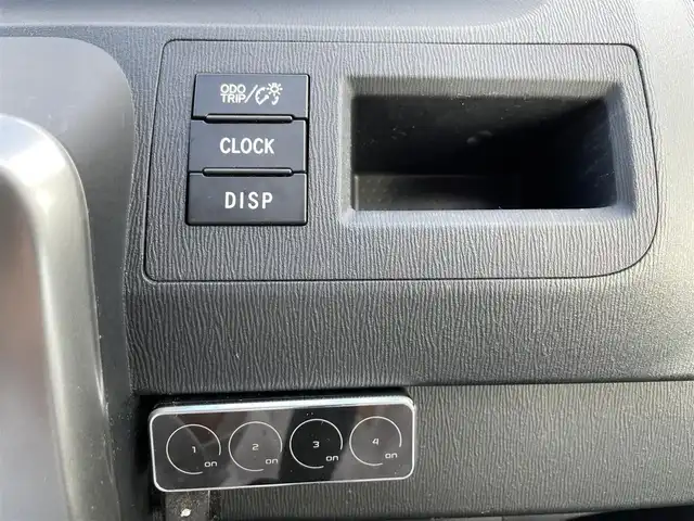 トヨタ ヴォクシー ZS 煌Ⅱ 長野県 2012(平24)年 15.6万km ブラック ワンオーナー/社外HDDナビ/・Bluetooth/CD/DVD/ワンセグTV/ビルトインETC/3列シート/ドライブレコーダー前方のみ/純正フロアマット/布系シート/両側パワースライドドア/社外16インチAW/キセノンオートライト/フォグランプ/Wエアバック/クルーズコントロール追従無し/パドルシフト/スマートキー/スペアキー1本/冷房WAC