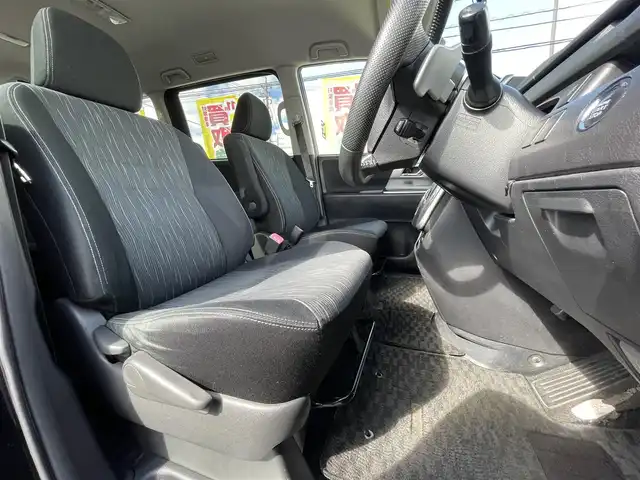 トヨタ ヴォクシー ZS 煌Ⅱ 長野県 2012(平24)年 15.6万km ブラック ワンオーナー/社外HDDナビ/・Bluetooth/CD/DVD/ワンセグTV/ビルトインETC/3列シート/ドライブレコーダー前方のみ/純正フロアマット/布系シート/両側パワースライドドア/社外16インチAW/キセノンオートライト/フォグランプ/Wエアバック/クルーズコントロール追従無し/パドルシフト/スマートキー/スペアキー1本/冷房WAC