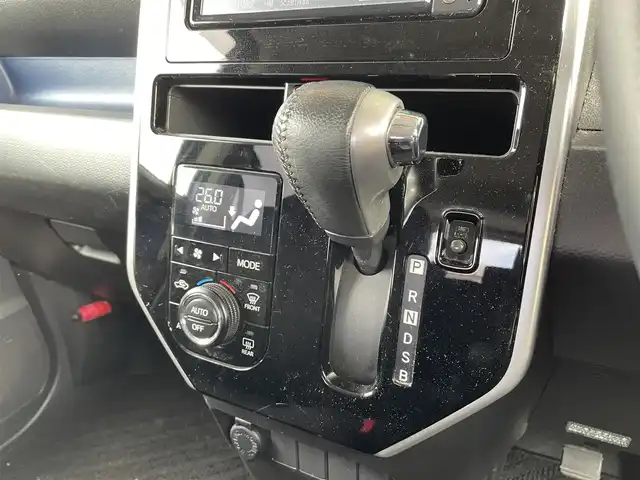 トヨタ ルーミー カスタムG 道央・札幌 2017(平29)年 10.3万km レーザーブルークリスタルシャイン ４WD/ワンオーナー/純正SDナビ(AM/FM/CD/SD/BT)/ワンセグ(走行中視聴不可)/バックカメラ/アイドリングストップ/ウィンカーミラー/ドアバイザー/プッシュスタート/両側パワースライドドア/ビルトインETC/横滑り防止装置/盗難防止装置/オートライト/フォグランプ/革巻きステアリング/ステアリングスイッチ/後席ロールサンシェード/純正エンジンスターター/スペアキー×１