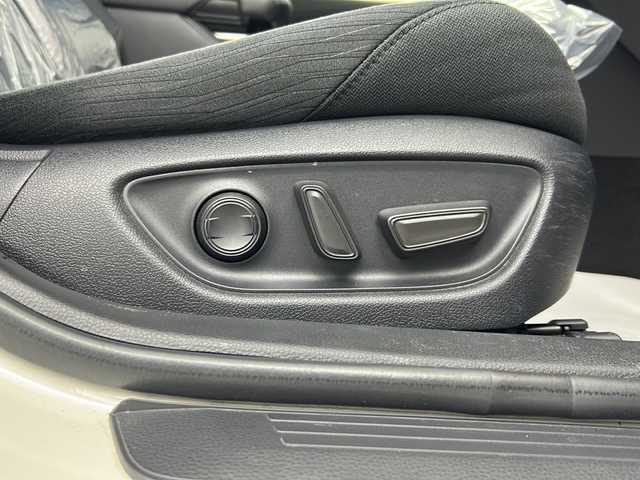 トヨタ クラウン RS－B 福島県 2018(平30)年 3.1万km ホワイトパールクリスタルシャイン /禁煙車　//ＥＴＣ　//フルセグ　//バックカメラ　//衝突軽減装置　//前席パワーシート　//レーダークルーズ　//パドルシフト　//クリアランソソナー　//オートライト　//デュアルエアコン　//純正１８インチアルミホイール　//スマートキー
