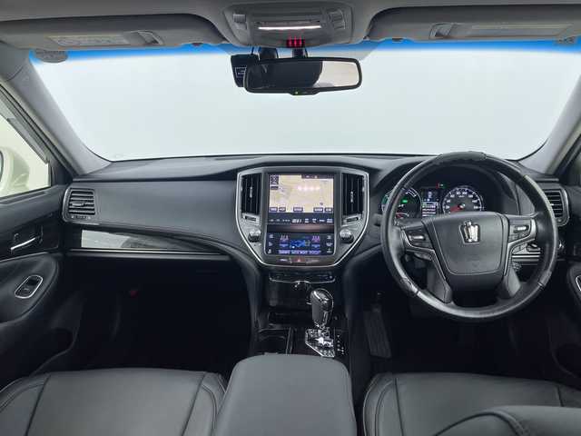 トヨタ クラウン ハイブリッド アスリートS 埼玉県 2015(平27)年 6.2万km ホワイトパールクリスタルシャイン サンルーフ/純正SDナビ/　（FM/AM/BT/CD/DVD/AUX）/バックカメラ/フルセグテレビ/パワーシート/アダプティブクルーズコントロール/衝突被害軽減ブレーキ/ビルトインETC/クリアランスソナー/ドライブレコーダー/プッシュスタート/オートライト/レザー調シートカバー/純正アルミホイール/純正フロアマット