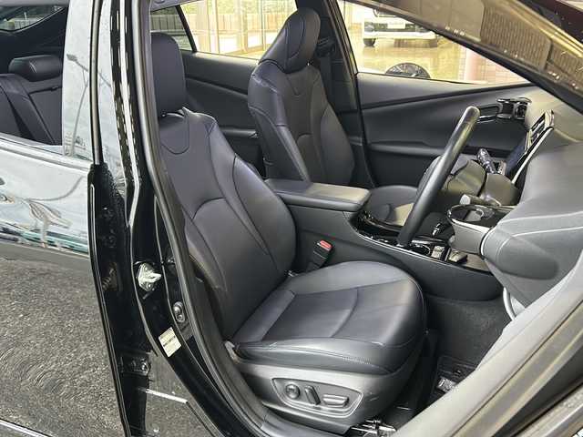 トヨタ プリウス A ツーリングセレクション 静岡県 2019(平31)年 7.8万km アティチュードブラックマイカ アルパインナビ/・TV/・CD/DVD/・SD/・AM/FM/・ipod/・Bluetooth/・HDMI/主要装備/・レーダークルーズコントロール　/・ＴＲＤエアロ　/・ＴＲＤマフラー　/・バックカメラ　/・ＥＴＣ　/・ＢＳＭ/・コーナーセンサー　/・ヘッドアップディスプレイ　/・シートヒーター　/・パーキングアシスト　/・スマートキー　/・ＳＯＳコール/・オートライト/・ステアリングリモコン/・レーンキープ/・18インチBBSホイール