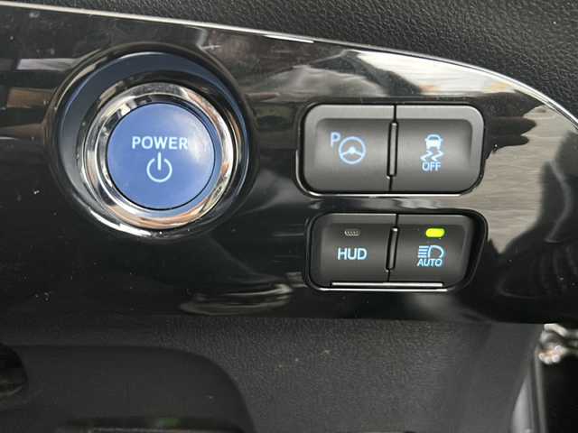 トヨタ プリウス A ツーリングセレクション 静岡県 2019(平31)年 7.8万km アティチュードブラックマイカ アルパインナビ/・TV/・CD/DVD/・SD/・AM/FM/・ipod/・Bluetooth/・HDMI/主要装備/・レーダークルーズコントロール　/・ＴＲＤエアロ　/・ＴＲＤマフラー　/・バックカメラ　/・ＥＴＣ　/・ＢＳＭ/・コーナーセンサー　/・ヘッドアップディスプレイ　/・シートヒーター　/・パーキングアシスト　/・スマートキー　/・ＳＯＳコール/・オートライト/・ステアリングリモコン/・レーンキープ/・18インチBBSホイール