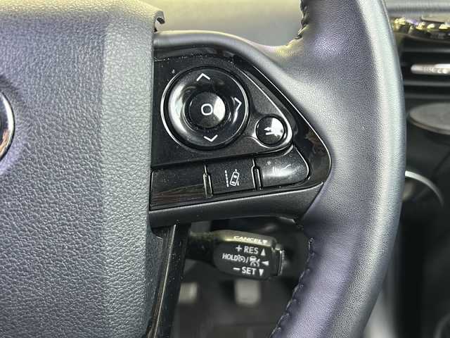 トヨタ プリウス A ツーリングセレクション 静岡県 2019(平31)年 7.8万km アティチュードブラックマイカ アルパインナビ/・TV/・CD/DVD/・SD/・AM/FM/・ipod/・Bluetooth/・HDMI/主要装備/・レーダークルーズコントロール　/・ＴＲＤエアロ　/・ＴＲＤマフラー　/・バックカメラ　/・ＥＴＣ　/・ＢＳＭ/・コーナーセンサー　/・ヘッドアップディスプレイ　/・シートヒーター　/・パーキングアシスト　/・スマートキー　/・ＳＯＳコール/・オートライト/・ステアリングリモコン/・レーンキープ/・18インチBBSホイール