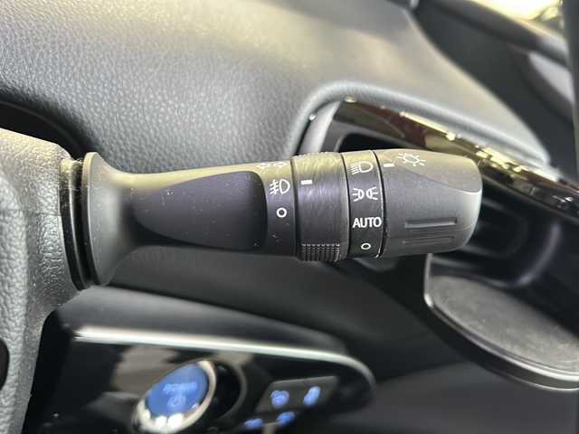 トヨタ プリウス A ツーリングセレクション 静岡県 2019(平31)年 7.8万km アティチュードブラックマイカ アルパインナビ/・TV/・CD/DVD/・SD/・AM/FM/・ipod/・Bluetooth/・HDMI/主要装備/・レーダークルーズコントロール　/・ＴＲＤエアロ　/・ＴＲＤマフラー　/・バックカメラ　/・ＥＴＣ　/・ＢＳＭ/・コーナーセンサー　/・ヘッドアップディスプレイ　/・シートヒーター　/・パーキングアシスト　/・スマートキー　/・ＳＯＳコール/・オートライト/・ステアリングリモコン/・レーンキープ/・18インチBBSホイール