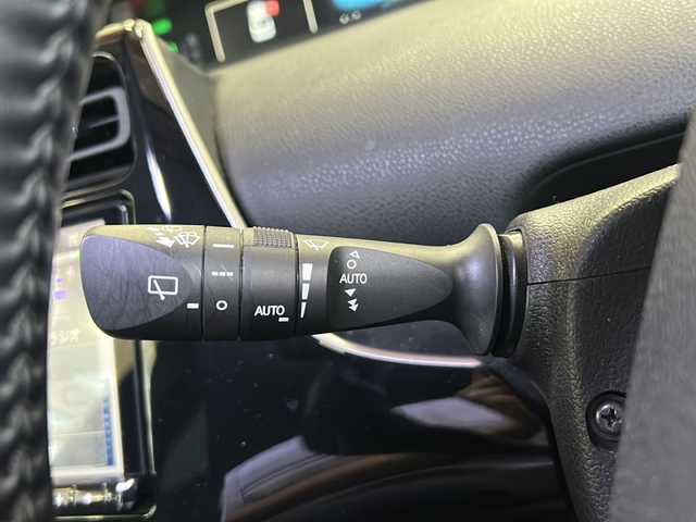 トヨタ プリウス A ツーリングセレクション 静岡県 2019(平31)年 7.8万km アティチュードブラックマイカ アルパインナビ/・TV/・CD/DVD/・SD/・AM/FM/・ipod/・Bluetooth/・HDMI/主要装備/・レーダークルーズコントロール　/・ＴＲＤエアロ　/・ＴＲＤマフラー　/・バックカメラ　/・ＥＴＣ　/・ＢＳＭ/・コーナーセンサー　/・ヘッドアップディスプレイ　/・シートヒーター　/・パーキングアシスト　/・スマートキー　/・ＳＯＳコール/・オートライト/・ステアリングリモコン/・レーンキープ/・18インチBBSホイール