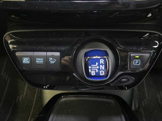 トヨタ プリウス A ツーリングセレクション 静岡県 2019(平31)年 7.8万km アティチュードブラックマイカ アルパインナビ/・TV/・CD/DVD/・SD/・AM/FM/・ipod/・Bluetooth/・HDMI/主要装備/・レーダークルーズコントロール　/・ＴＲＤエアロ　/・ＴＲＤマフラー　/・バックカメラ　/・ＥＴＣ　/・ＢＳＭ/・コーナーセンサー　/・ヘッドアップディスプレイ　/・シートヒーター　/・パーキングアシスト　/・スマートキー　/・ＳＯＳコール/・オートライト/・ステアリングリモコン/・レーンキープ/・18インチBBSホイール