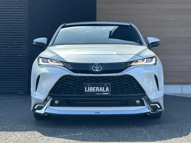 トヨタ ハリアー Z レザーパッケージ 宮崎県 2023(令5)年 3万km プラチナホワイトパールマイカ JBLディスプレイオーディオナビ/・フルセグTV/・AM/・FM/・Bluetooth/JBLサウンド/モデリスタエアロ/全方位カメラ/トヨタセーフティーセンス/コーナーセンサー/電動リアゲート/レーダークルーズコントロール/LEDライト/社外アルミホイール20インチ/ETC2.0/ブラインドスポットモニター/USBポート/ドラレコ(前)/パワーシート/レザーシート/オートホールド/電動ランバーサポート/ハンドルヒーター/シートベンチレーション/シートヒーター/デジタルインナーミラー