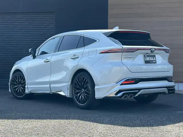 トヨタ ハリアー Z レザーパッケージ 宮崎県 2023(令5)年 3万km プラチナホワイトパールマイカ JBLディスプレイオーディオナビ/・フルセグTV/・AM/・FM/・Bluetooth/JBLサウンド/モデリスタエアロ/全方位カメラ/トヨタセーフティーセンス/コーナーセンサー/電動リアゲート/レーダークルーズコントロール/LEDライト/社外アルミホイール20インチ/ETC2.0/ブラインドスポットモニター/USBポート/ドラレコ(前)/パワーシート/レザーシート/オートホールド/電動ランバーサポート/ハンドルヒーター/シートベンチレーション/シートヒーター/デジタルインナーミラー