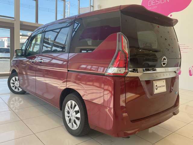 日産 セレナ X 埼玉県 2017(平29)年 4.2万km マルーンレッド インテリジェント エマージェンシーブレーキ/純正8インチナビ/　　CD/DVD/BT/フルセグ/USB/アラウンドビューモニター/フリップダウンモニター/両側電動スライドドア/クルーズコントロール/オートライト/コーナーセンサー/ETC/スマートキー×2/禁煙車