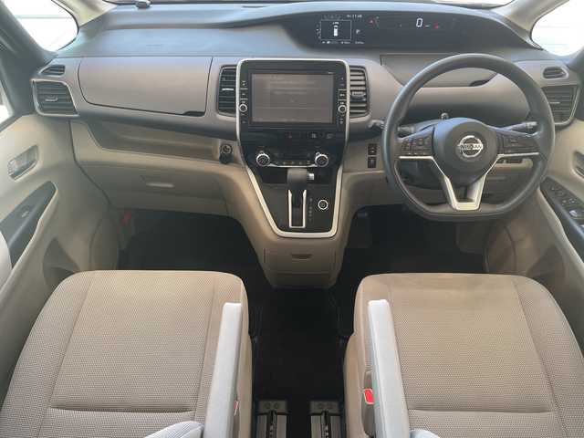 日産 セレナ X 埼玉県 2017(平29)年 4.2万km マルーンレッド インテリジェント エマージェンシーブレーキ/純正8インチナビ/　　CD/DVD/BT/フルセグ/USB/アラウンドビューモニター/フリップダウンモニター/両側電動スライドドア/クルーズコントロール/オートライト/コーナーセンサー/ETC/スマートキー×2/禁煙車