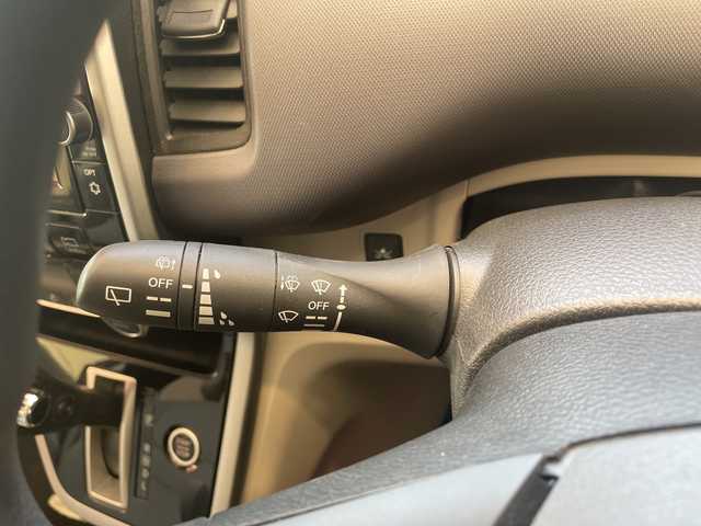 日産 セレナ X 埼玉県 2017(平29)年 4.2万km マルーンレッド インテリジェント エマージェンシーブレーキ/純正8インチナビ/　　CD/DVD/BT/フルセグ/USB/アラウンドビューモニター/フリップダウンモニター/両側電動スライドドア/クルーズコントロール/オートライト/コーナーセンサー/ETC/スマートキー×2/禁煙車