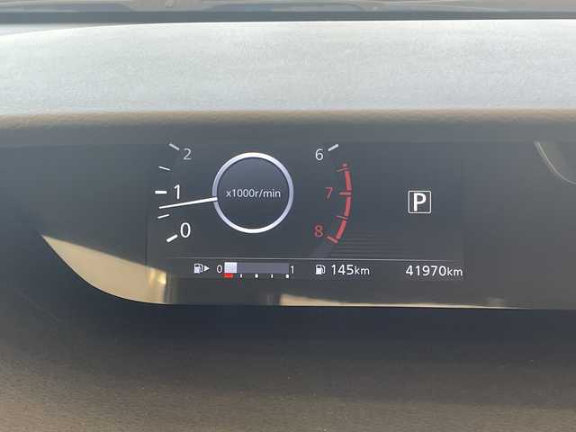 日産 セレナ X 埼玉県 2017(平29)年 4.2万km マルーンレッド インテリジェント エマージェンシーブレーキ/純正8インチナビ/　　CD/DVD/BT/フルセグ/USB/アラウンドビューモニター/フリップダウンモニター/両側電動スライドドア/クルーズコントロール/オートライト/コーナーセンサー/ETC/スマートキー×2/禁煙車