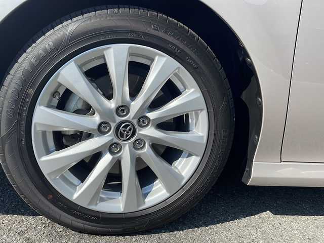 トヨタ カムリ G 兵庫県 2017(平29)年 6.2万km スティールブロンドM 純正ナビ（AM/FM/BT)/・フルセグTV/追従付きクルーズコントロール/レーンアシスト/車両接近通報装置/オートライト/横滑り防止/スポーツモード/エコモード/EVモード