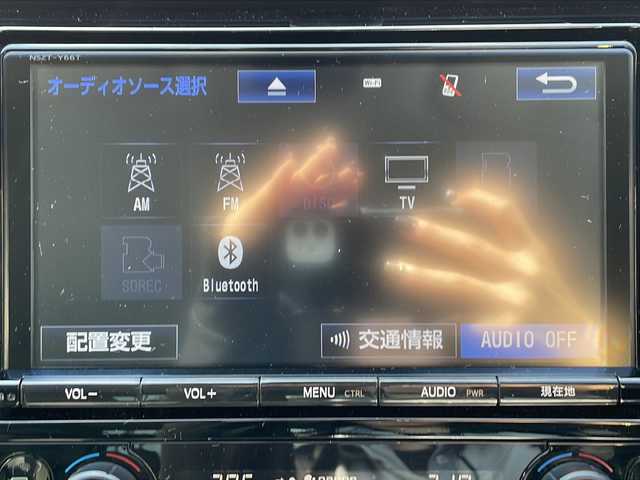 トヨタ カムリ G 兵庫県 2017(平29)年 6.2万km スティールブロンドM 純正ナビ（AM/FM/BT)/・フルセグTV/追従付きクルーズコントロール/レーンアシスト/車両接近通報装置/オートライト/横滑り防止/スポーツモード/エコモード/EVモード