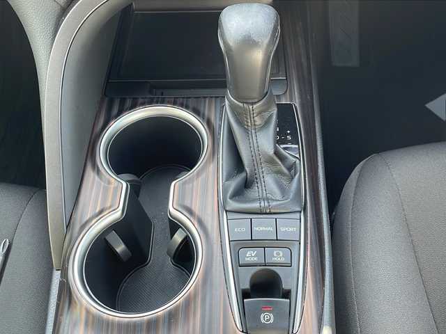 トヨタ カムリ G 兵庫県 2017(平29)年 6.2万km スティールブロンドM 純正ナビ（AM/FM/BT)/・フルセグTV/追従付きクルーズコントロール/レーンアシスト/車両接近通報装置/オートライト/横滑り防止/スポーツモード/エコモード/EVモード