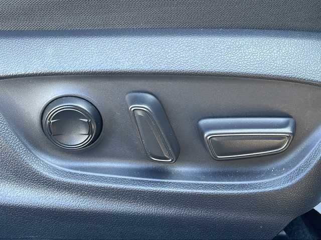 トヨタ カムリ G 兵庫県 2017(平29)年 6.2万km スティールブロンドM 純正ナビ（AM/FM/BT)/・フルセグTV/追従付きクルーズコントロール/レーンアシスト/車両接近通報装置/オートライト/横滑り防止/スポーツモード/エコモード/EVモード