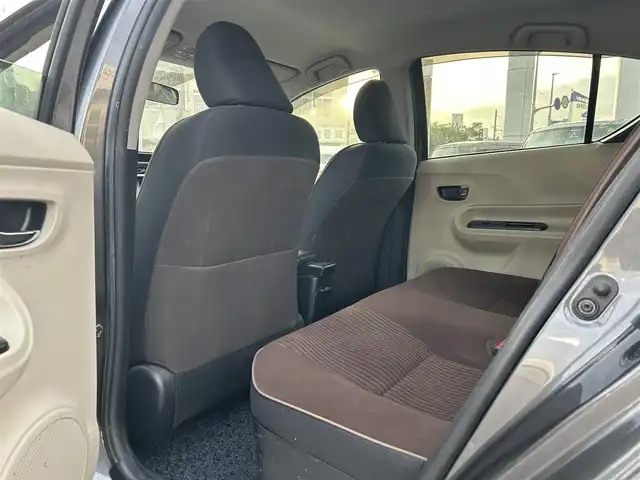 トヨタ アクア G 沖縄県 2014(平26)年 6.9万km グレーメタリック (株)IDOMが運営する【じしゃロンコザ店】の自社ローン専用車両になりますこちらは現金またはオートローンご利用時の価格です。自社ローンご希望の方は別途その旨お申付け下さい/純正ナビ　/ＥＴＣ　/パワーステアリング　/パワーウィンドウ　/アイドリングストップ　/純正フロアマット　/オートライト/LEDヘッドライト/プッシュスタート/スマートキー　/スペアキー　/取扱説明書