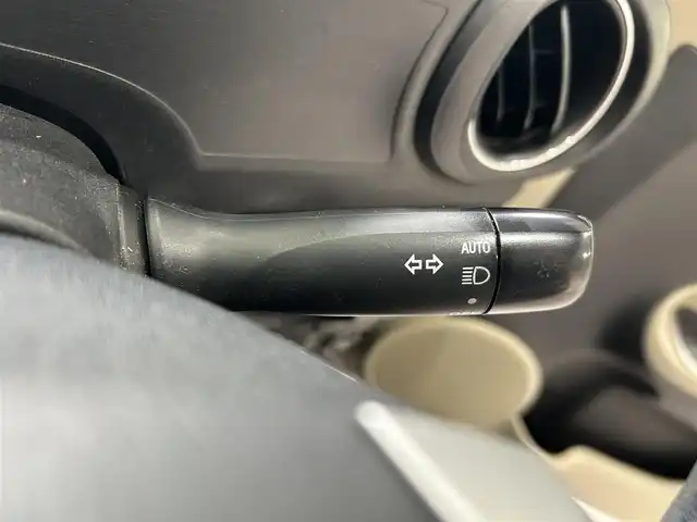 トヨタ アクア G 沖縄県 2014(平26)年 6.9万km グレーメタリック (株)IDOMが運営する【じしゃロンコザ店】の自社ローン専用車両になりますこちらは現金またはオートローンご利用時の価格です。自社ローンご希望の方は別途その旨お申付け下さい/純正ナビ　/ＥＴＣ　/パワーステアリング　/パワーウィンドウ　/アイドリングストップ　/純正フロアマット　/オートライト/LEDヘッドライト/プッシュスタート/スマートキー　/スペアキー　/取扱説明書