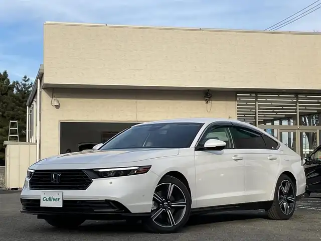 ホンダ アコード e:HEV 宮城県 2025(令7)年 0.3万km プラチナホワイトパール ホンダセンシング　360＋/Google搭載 12.3インチHonda CONNECTディスプレー/ＢＯＳＥプレミアムサウンド/３６０度アラウンドビューカメラ/フルセグＴＶ/ＡＭ／ＦＭ／Ｂｌｕｅｔｏｏｔｈ／前後席ＵＳＢ/レーダークルーズコントロール/ヘッドアップディスプレイ/レーンキープアシスト/ブラインドスポットモニター/衝突被害軽減ブレーキ/LEDアンビエントライト/全席シートヒーター/ハンドルヒーター/ワイヤレス充電器/リアドアサンシェード/純正フロアマット/ビルトインETC2.0/スマートキーx2