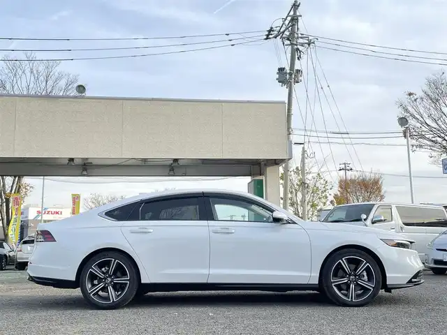 ホンダ アコード e:HEV 宮城県 2025(令7)年 0.3万km プラチナホワイトパール ホンダセンシング　360＋/Google搭載 12.3インチHonda CONNECTディスプレー/ＢＯＳＥプレミアムサウンド/３６０度アラウンドビューカメラ/フルセグＴＶ/ＡＭ／ＦＭ／Ｂｌｕｅｔｏｏｔｈ／前後席ＵＳＢ/レーダークルーズコントロール/ヘッドアップディスプレイ/レーンキープアシスト/ブラインドスポットモニター/衝突被害軽減ブレーキ/LEDアンビエントライト/全席シートヒーター/ハンドルヒーター/ワイヤレス充電器/リアドアサンシェード/純正フロアマット/ビルトインETC2.0/スマートキーx2
