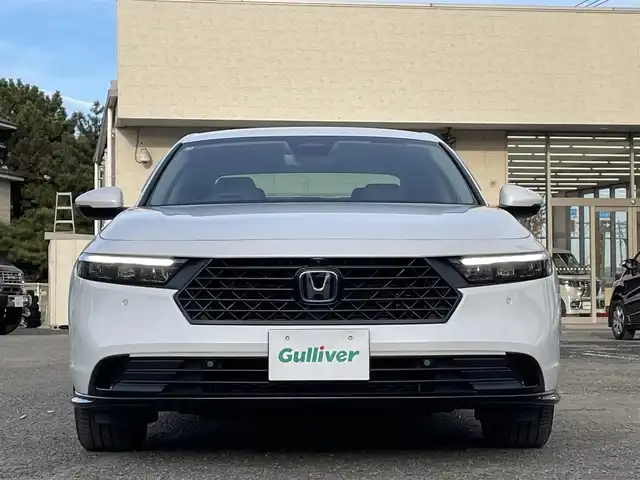 ホンダ アコード e:HEV 宮城県 2025(令7)年 0.3万km プラチナホワイトパール ホンダセンシング　360＋/Google搭載 12.3インチHonda CONNECTディスプレー/ＢＯＳＥプレミアムサウンド/３６０度アラウンドビューカメラ/フルセグＴＶ/ＡＭ／ＦＭ／Ｂｌｕｅｔｏｏｔｈ／前後席ＵＳＢ/レーダークルーズコントロール/ヘッドアップディスプレイ/レーンキープアシスト/ブラインドスポットモニター/衝突被害軽減ブレーキ/LEDアンビエントライト/全席シートヒーター/ハンドルヒーター/ワイヤレス充電器/リアドアサンシェード/純正フロアマット/ビルトインETC2.0/スマートキーx2