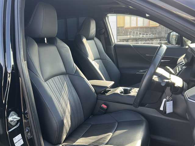 トヨタ ハリアー ハイブリッド Z 岐阜県 2023(令5)年 4.5万km ブラック 登録時走行距離44338km/ディスプレイオーディオ/全方位カメラ/ＪＢＬサウンド/パノラマルーフ/デジタルインナーミラー/ハーフレザーシート/電動リアゲート/パワーシート/ＥＴＣ/ＵＳＢ/Ｂｌｕｅｔｏｏｔｈ/純正アルミホイール/純正フロアマット/プッシュスタート/スマートキー/オートライト/オートハイビーム/コーナーセンサー前後/LEDヘッドライト/衝突軽減システム/ワンオーナー車/レーンキープアシスト/ウィンカーミラー/保証書/取説