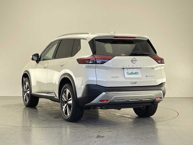 日産 エクストレイル G e－4ORCE 長野県 2024(令6)年 0.5万km ブリリアントホワイトパール 4WD/純正ナビ/フルセグTV/Bluetooth Audio/USB接続/アラウンドビューモニター/パワーバックドア/エマージェンシーブレーキ/レーダークルーズコントロール/ブラインドスポットモニター/プロパイロット/ヘッドアップディスプレイ/デジタルインナーミラー/合皮シート/前席パワーシート/全席シートヒーター/LEDヘッドライト/オートライト/置くだけ充電/フォグランプ/スマートキー/プッシュスタート/純正19インチアルミ/ETC2.0/コーナーセンサー