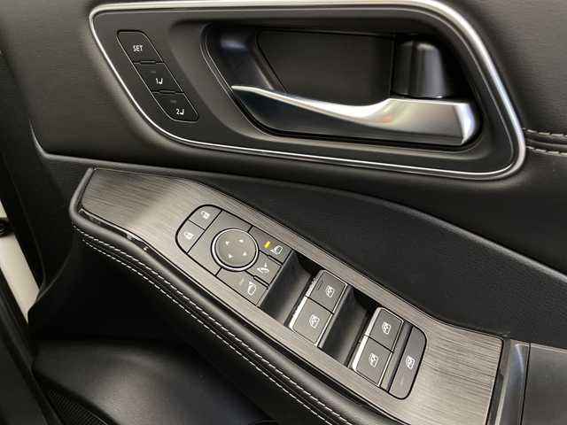 日産 エクストレイル G e－4ORCE 長野県 2024(令6)年 0.5万km ブリリアントホワイトパール 4WD/純正ナビ/フルセグTV/Bluetooth Audio/USB接続/アラウンドビューモニター/パワーバックドア/エマージェンシーブレーキ/レーダークルーズコントロール/ブラインドスポットモニター/プロパイロット/ヘッドアップディスプレイ/デジタルインナーミラー/合皮シート/前席パワーシート/全席シートヒーター/LEDヘッドライト/オートライト/置くだけ充電/フォグランプ/スマートキー/プッシュスタート/純正19インチアルミ/ETC2.0/コーナーセンサー