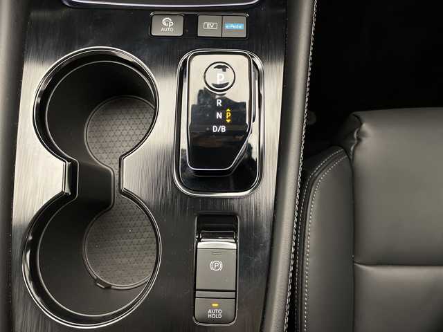 日産 エクストレイル G e－4ORCE 長野県 2024(令6)年 0.5万km ブリリアントホワイトパール 4WD/純正ナビ/フルセグTV/Bluetooth Audio/USB接続/アラウンドビューモニター/パワーバックドア/エマージェンシーブレーキ/レーダークルーズコントロール/ブラインドスポットモニター/プロパイロット/ヘッドアップディスプレイ/デジタルインナーミラー/合皮シート/前席パワーシート/全席シートヒーター/LEDヘッドライト/オートライト/置くだけ充電/フォグランプ/スマートキー/プッシュスタート/純正19インチアルミ/ETC2.0/コーナーセンサー