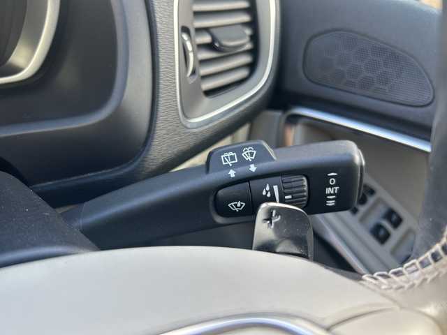 ボルボ Ｖ４０ D4 インスクリプション 東京都 2018(平30)年 4.9万km デニムブルーメタリック 純正HDDナビ/・Bluetooth/TV/CD/DVD/USB/アダクティブクルーズコントロール/レーン・キーピング・エイド/ブラインドスポットモニター/横滑り防止装置/衝突被害軽減システム/盗難防止装置/オートライト/コーナーセンサー/バックカメラ/オートエアコン/純正17インチアルミホイール/電動格納ミラー/ドライブレコーダー/ハーマンカートンオーディオシステム/ETC/スペアキー1本/プッシュスタート/オプションカラー：	デニムブルーメタリック（723）/専用革シート/ウッドパネル