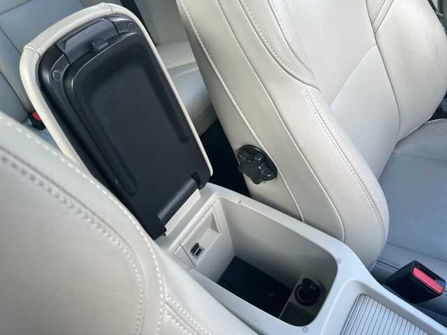 ボルボ Ｖ４０ D4 インスクリプション 東京都 2018(平30)年 4.9万km デニムブルーメタリック 純正HDDナビ/・Bluetooth/TV/CD/DVD/USB/アダクティブクルーズコントロール/レーン・キーピング・エイド/ブラインドスポットモニター/横滑り防止装置/衝突被害軽減システム/盗難防止装置/オートライト/コーナーセンサー/バックカメラ/オートエアコン/純正17インチアルミホイール/電動格納ミラー/ドライブレコーダー/ハーマンカートンオーディオシステム/ETC/スペアキー1本/プッシュスタート/オプションカラー：	デニムブルーメタリック（723）/専用革シート/ウッドパネル