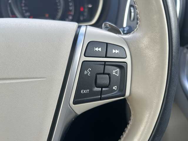 ボルボ Ｖ４０ D4 インスクリプション 東京都 2018(平30)年 4.9万km デニムブルーメタリック 純正HDDナビ/・Bluetooth/TV/CD/DVD/USB/アダクティブクルーズコントロール/レーン・キーピング・エイド/ブラインドスポットモニター/横滑り防止装置/衝突被害軽減システム/盗難防止装置/オートライト/コーナーセンサー/バックカメラ/オートエアコン/純正17インチアルミホイール/電動格納ミラー/ドライブレコーダー/ハーマンカートンオーディオシステム/ETC/スペアキー1本/プッシュスタート/オプションカラー：	デニムブルーメタリック（723）/専用革シート/ウッドパネル