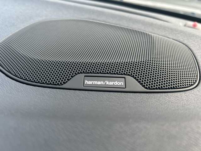 ボルボ Ｖ４０ D4 インスクリプション 東京都 2018(平30)年 4.9万km デニムブルーメタリック 純正HDDナビ/・Bluetooth/TV/CD/DVD/USB/アダクティブクルーズコントロール/レーン・キーピング・エイド/ブラインドスポットモニター/横滑り防止装置/衝突被害軽減システム/盗難防止装置/オートライト/コーナーセンサー/バックカメラ/オートエアコン/純正17インチアルミホイール/電動格納ミラー/ドライブレコーダー/ハーマンカートンオーディオシステム/ETC/スペアキー1本/プッシュスタート/オプションカラー：	デニムブルーメタリック（723）/専用革シート/ウッドパネル